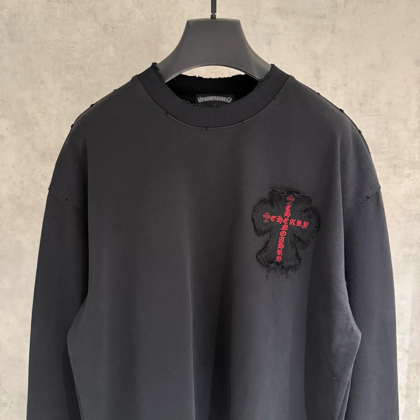 🅿️350 [Strict quality control] CH Croixin's new long-sleeved sweatshirt T-shirt. Heavy 420g double yarn fabric. Wash the whole garment twice. Frayed and torn on all four sides. Heavy fabric. The neckline is made of icy Solona. Loose fit. Deep, wide and stylish. No deformation or shrinkage. Color: 3 colors, black, white and gray. Size: M-2xl